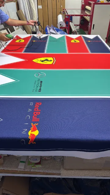 Sublimación textil. Publicidad en banderines, estandartes, mascadas, corbatas